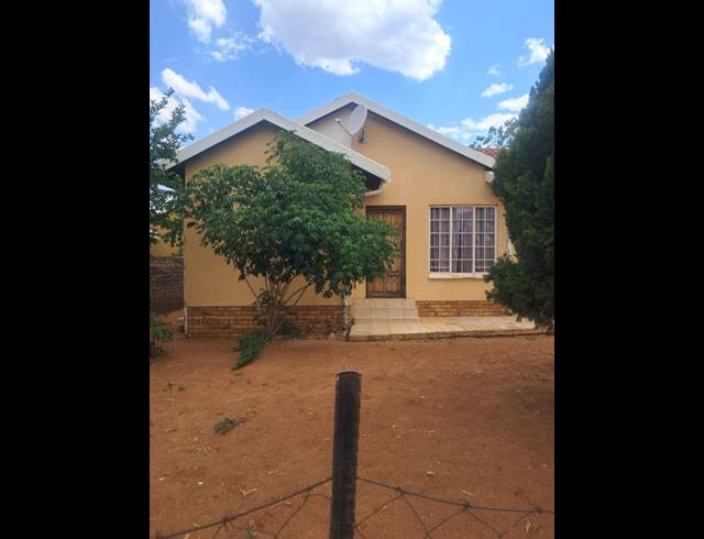 2 BEDROOM HOUSE FOR SALE IN TLHABANE WEST